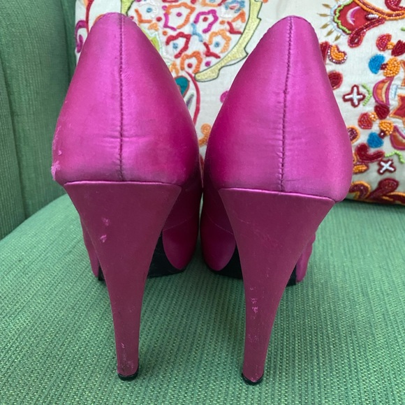 Betsey Johnson "Majestee" Fuchsia 1.5" Platform Square Toe 5" Heel Pumps Sz 9 - Picture 8 of 10